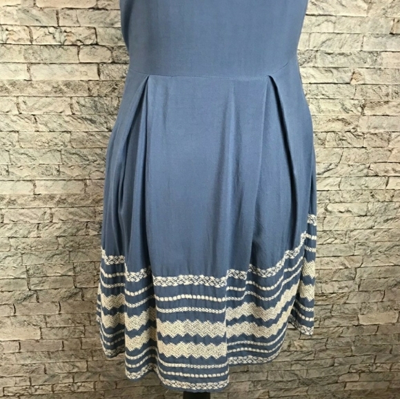 NWT Romeo + Juliet Couture Dress - Picture 3 of 5